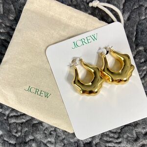 NWT J. Crew Sculpted Gold Tone Hoop Earrings structural